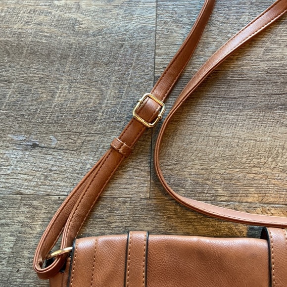 ALYSSA Faux Leather‎ Brown Flap Close Crossbody Bag - Picture 4 of 9